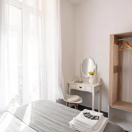 Centre Lägenhet Nîmes